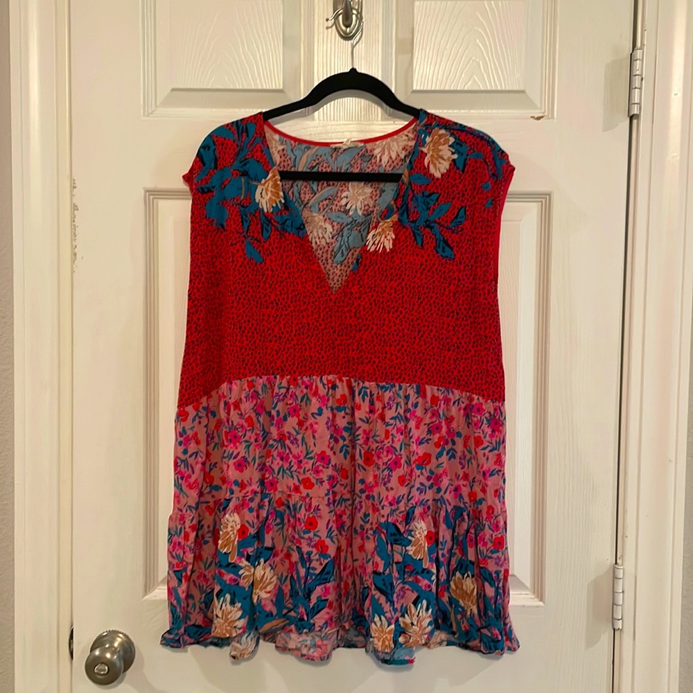 Red Floral Tiered Tunic blouse, Large